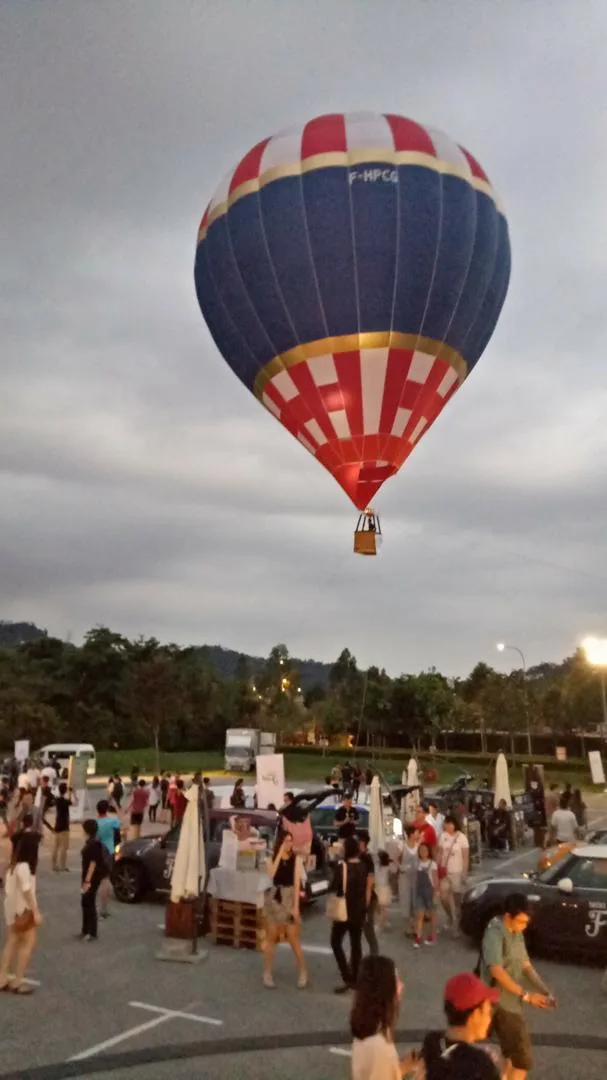 Mini Cooper Hot Air Balloon